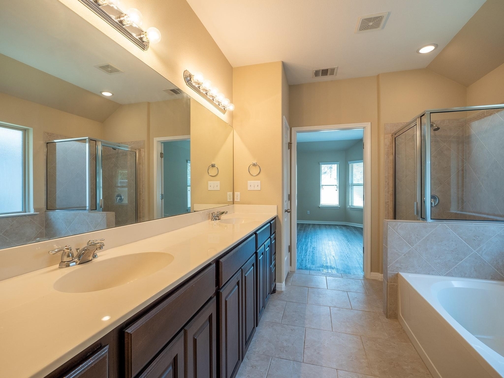 9509 Sydney Marilyn Ln - Photo 19