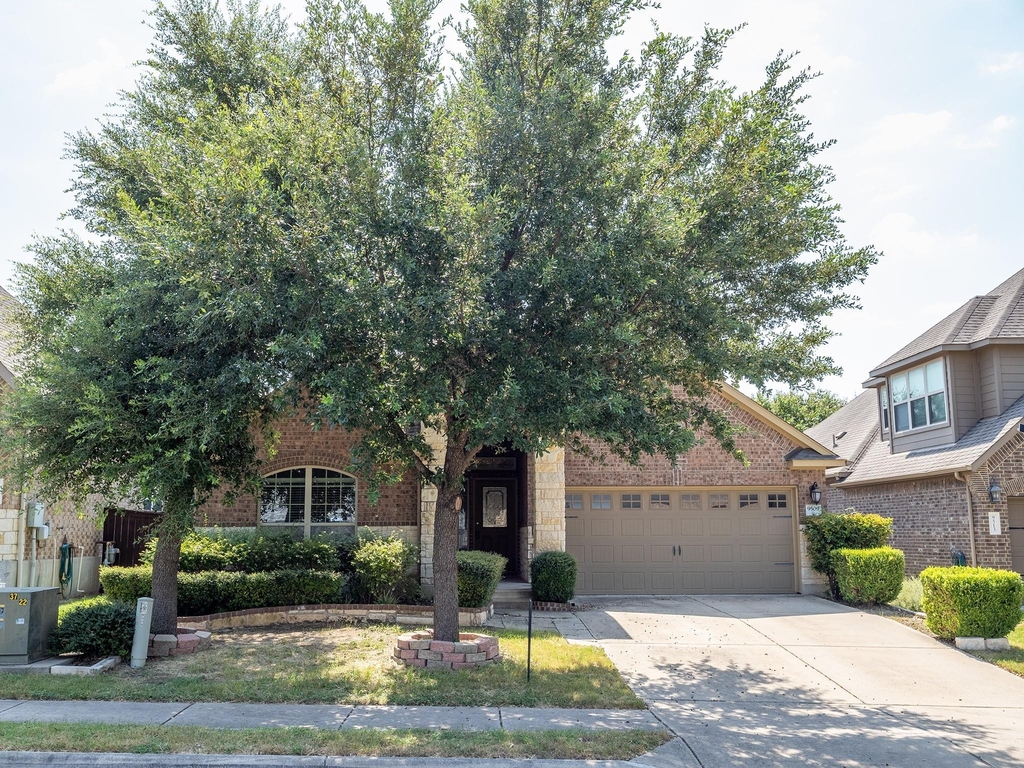 9509 Sydney Marilyn Ln - Photo 2