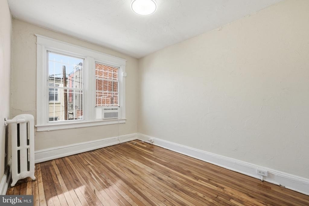 711 Harvard Street Nw - Photo 12