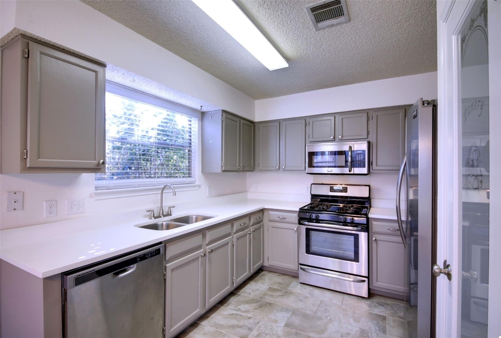 8800 Peppergrass Cv - Photo 15
