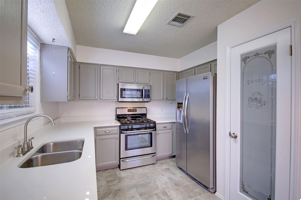 8800 Peppergrass Cv - Photo 16
