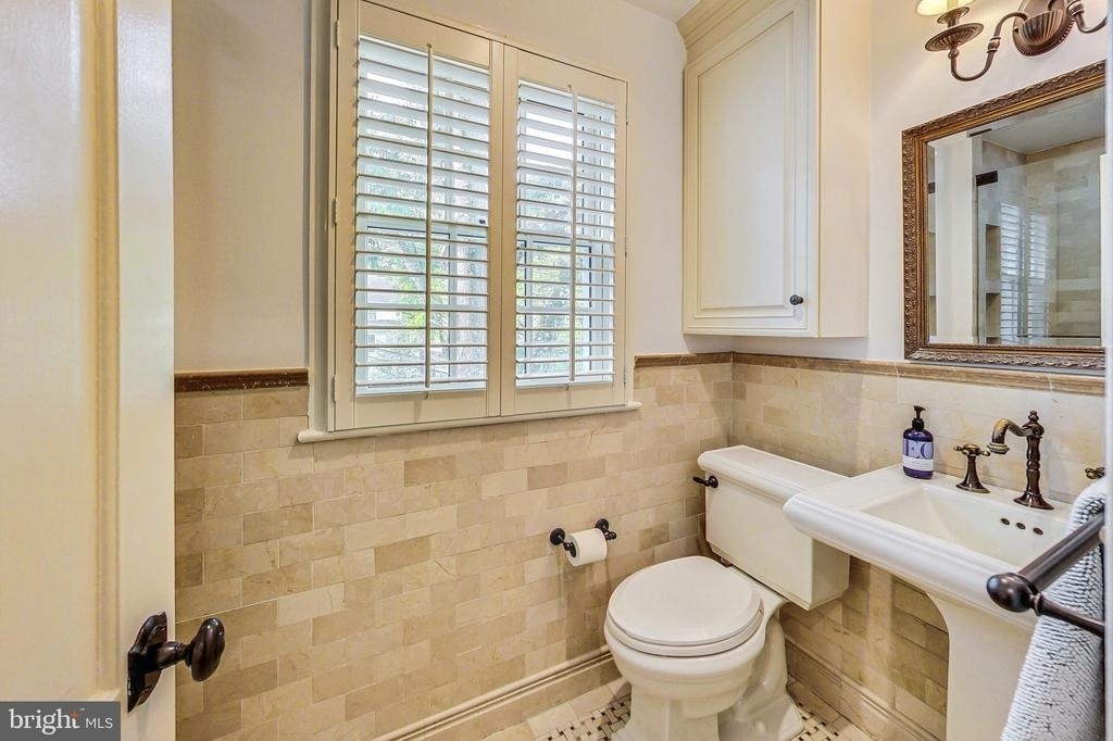 4831 Calvert Street Nw - Photo 22