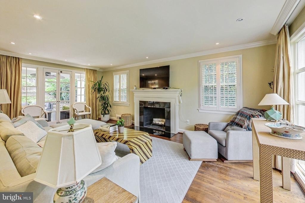 4831 Calvert Street Nw - Photo 8