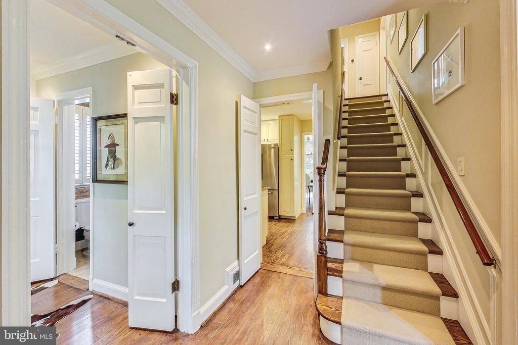 4831 Calvert Street Nw - Photo 5