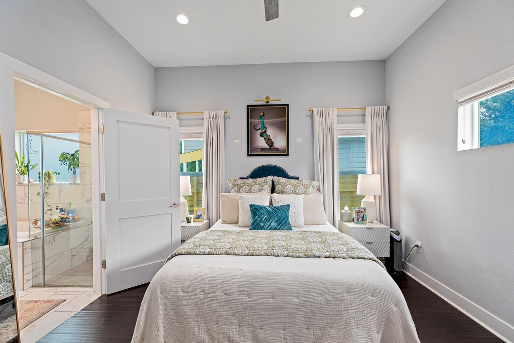 7600 Carver Ave - Photo 15