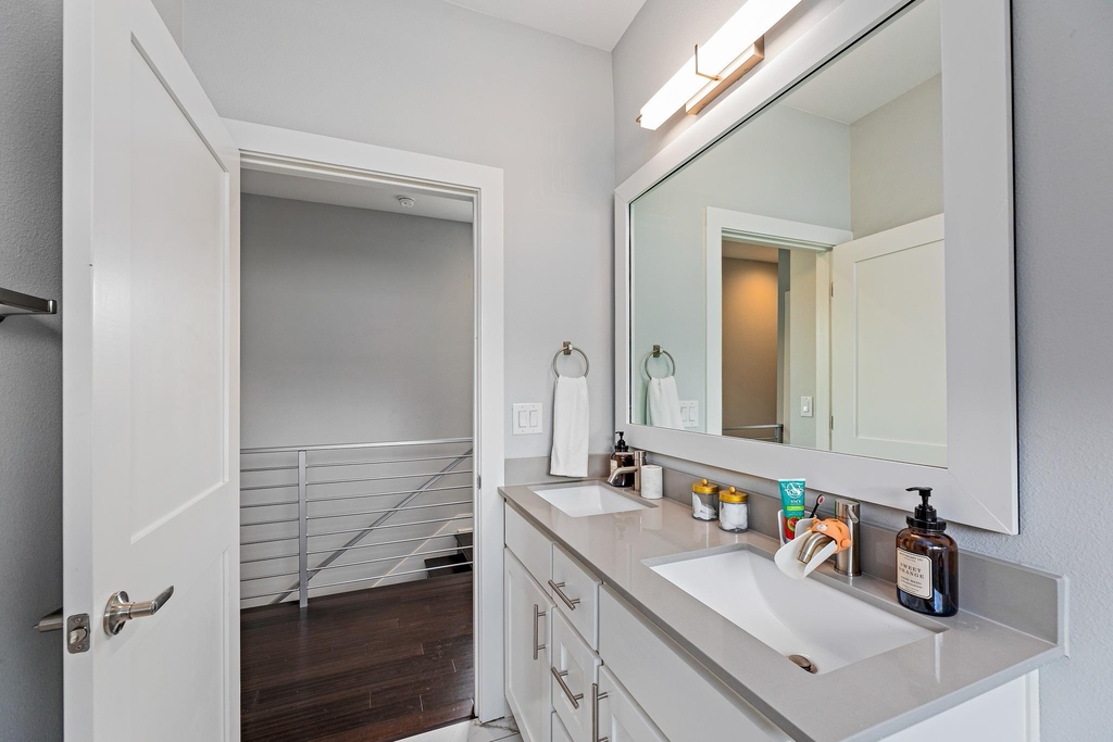 7600 Carver Ave - Photo 29