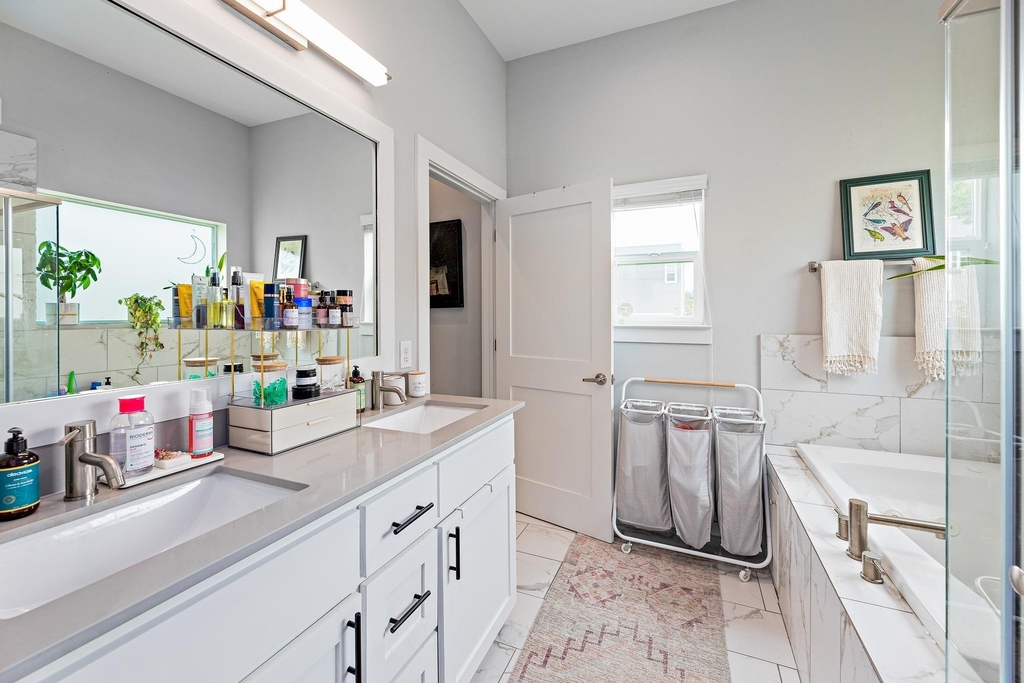 7600 Carver Ave - Photo 18