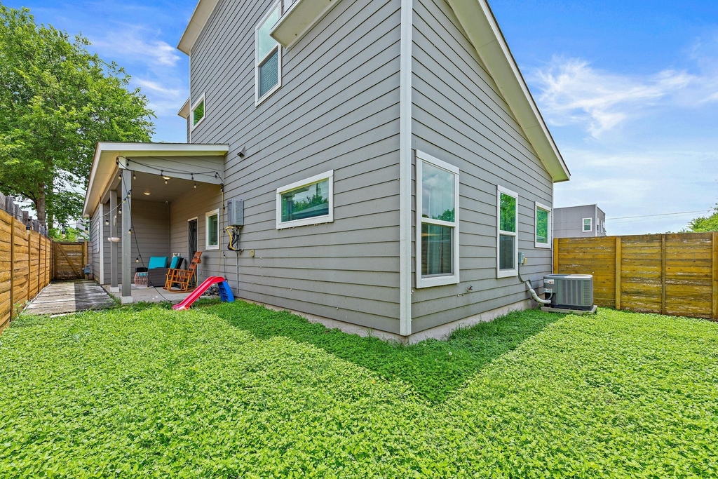 7600 Carver Ave - Photo 31