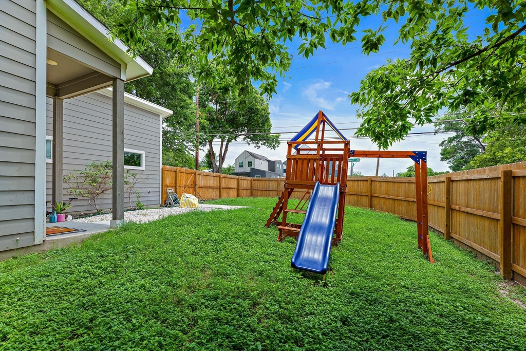 7600 Carver Ave - Photo 33