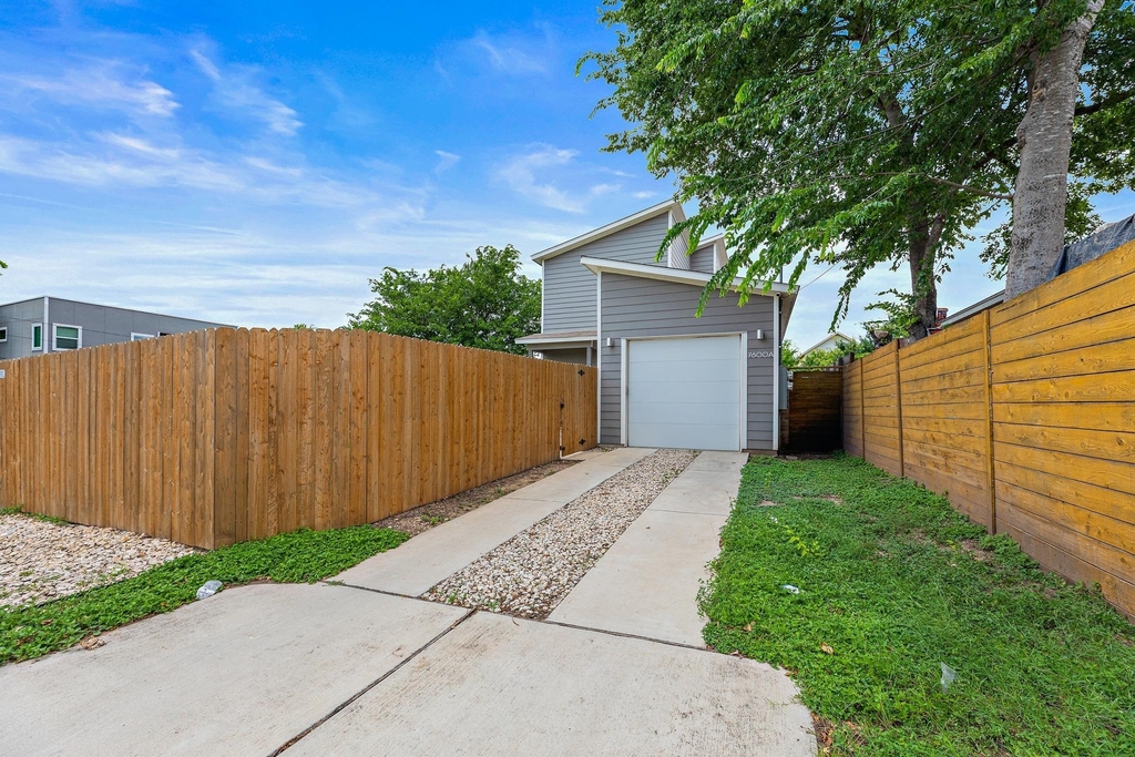 7600 Carver Ave - Photo 34