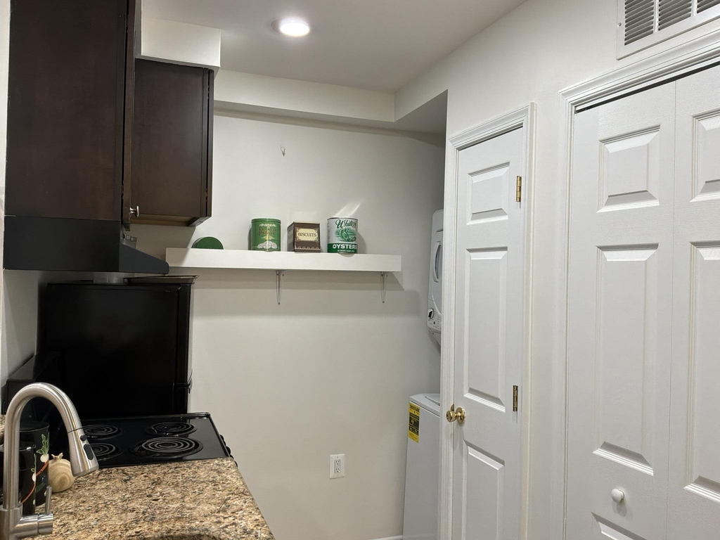 123 7th Street Ne - Photo 4