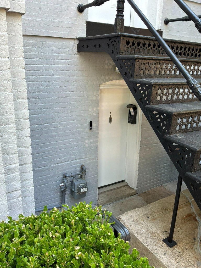 123 7th Street Ne - Photo 1