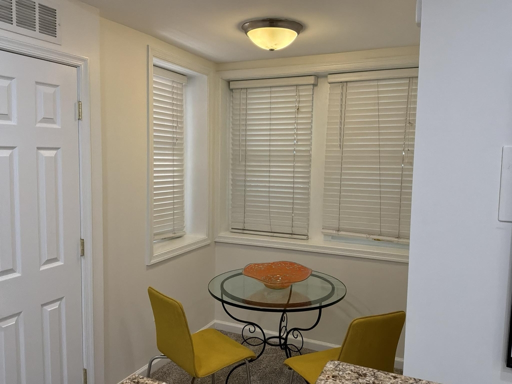 123 7th Street Ne - Photo 3