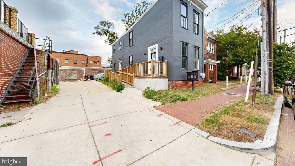 1214 U Street Se - Photo 5