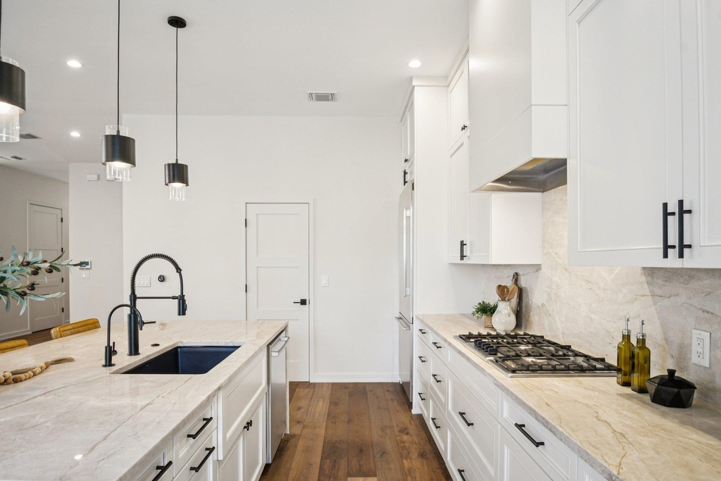 2518 Watkins Way - Photo 9