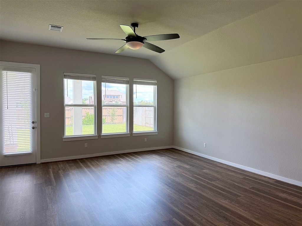 150 Patrick Herndon Dr - Photo 4