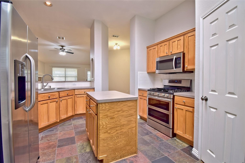 807 Wild Petunia Way - Photo 4