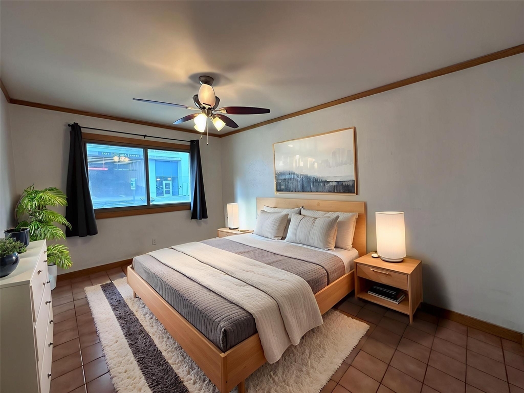 505 W 7th St - Photo 5