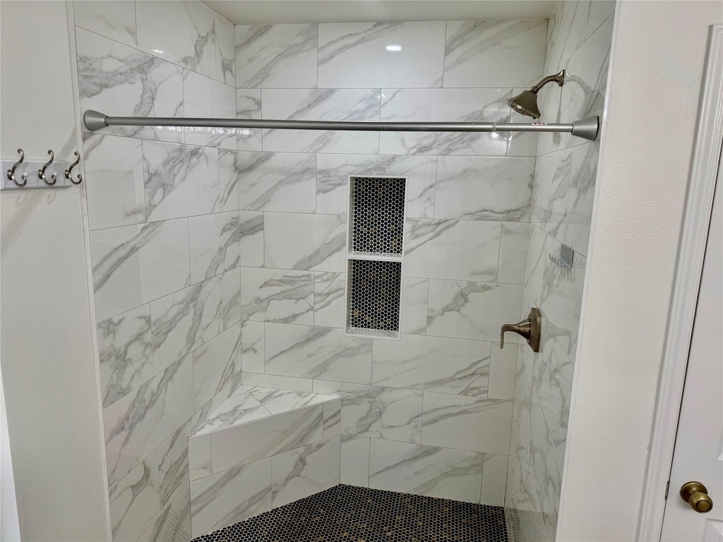 11210 Kingsgate Dr - Photo 17