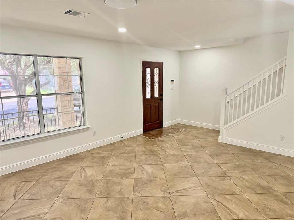 11210 Kingsgate Dr - Photo 1
