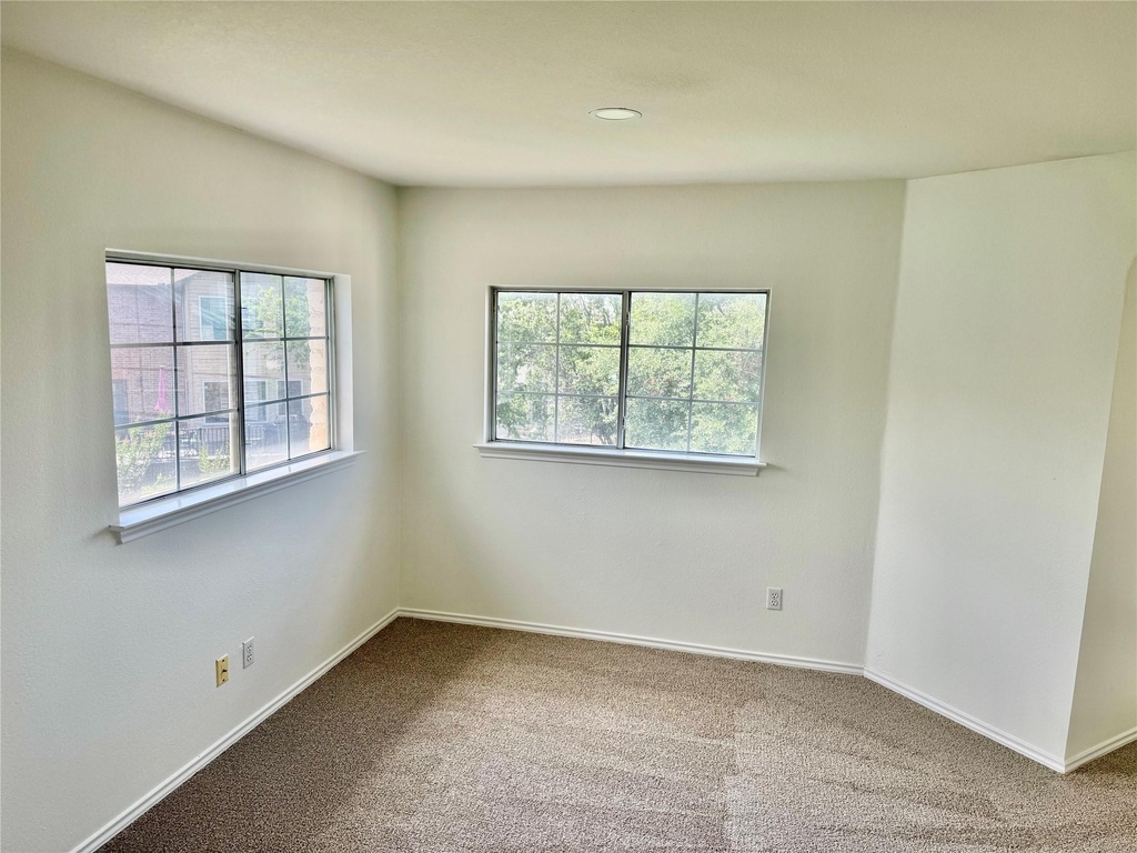 11210 Kingsgate Dr - Photo 14