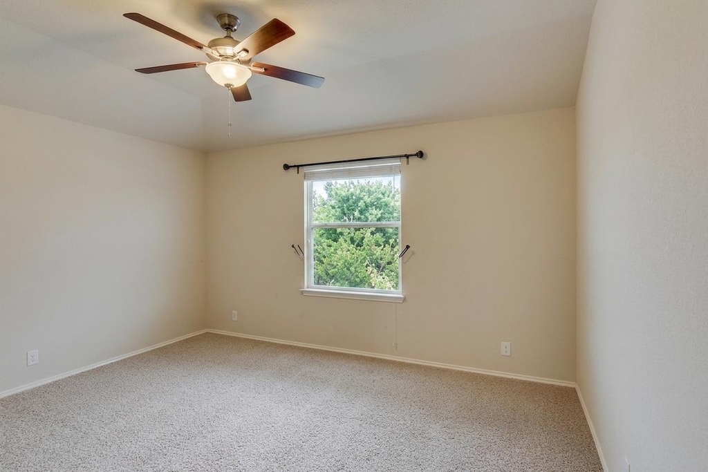 1821 Golden Arrow Ave - Photo 18