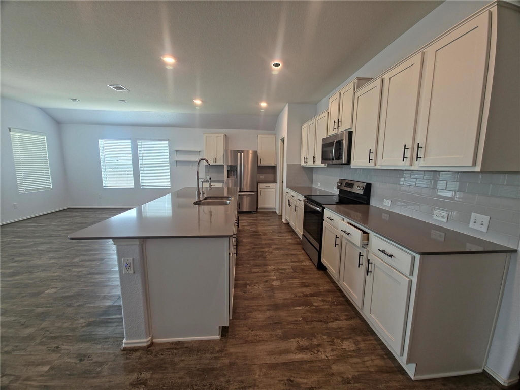746 Carol Dr - Photo 2
