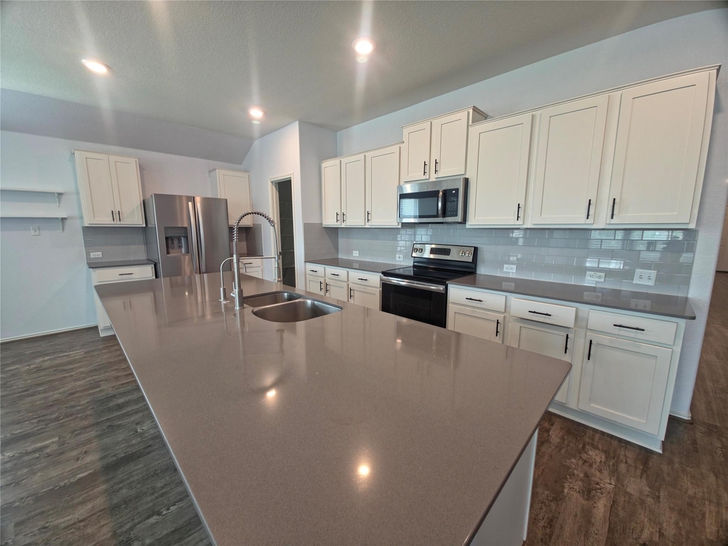 746 Carol Dr - Photo 3