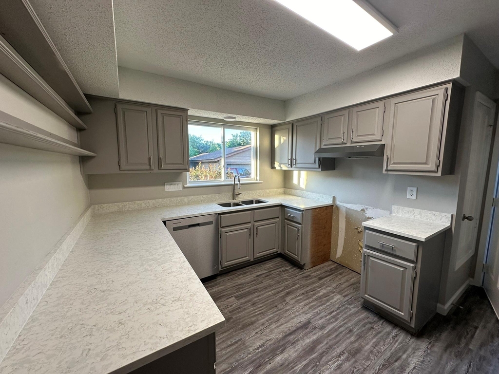 295 Mooring Cir - Photo 11