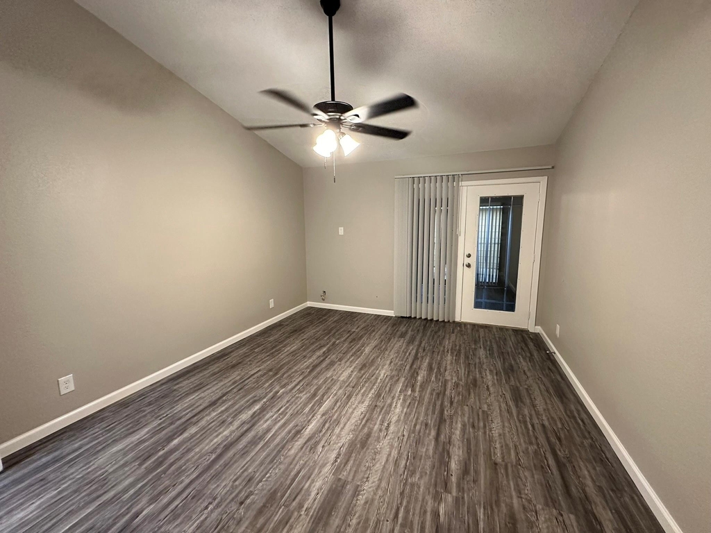 295 Mooring Cir - Photo 17