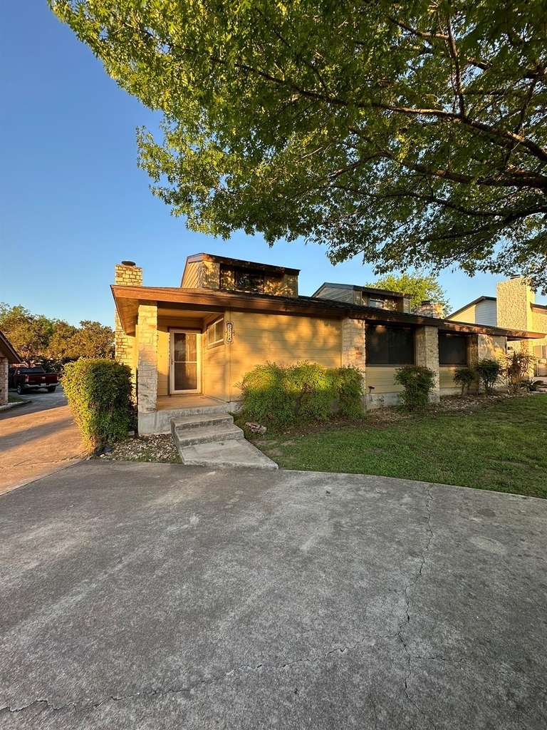 295 Mooring Cir - Photo 0
