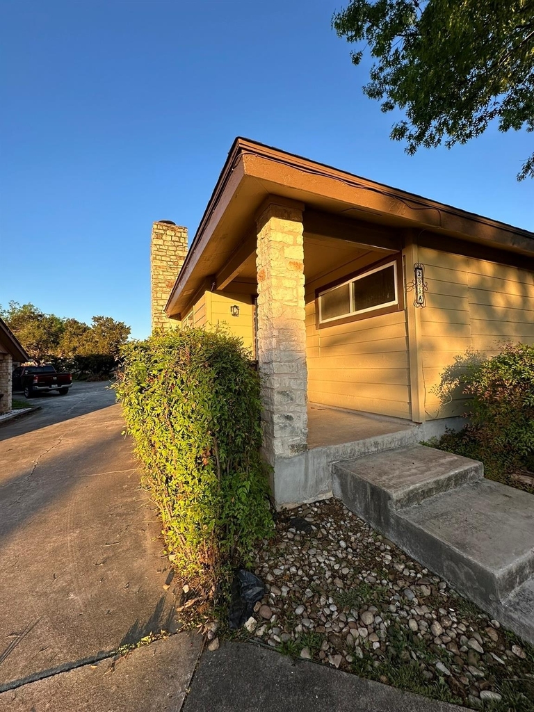 295 Mooring Cir - Photo 2