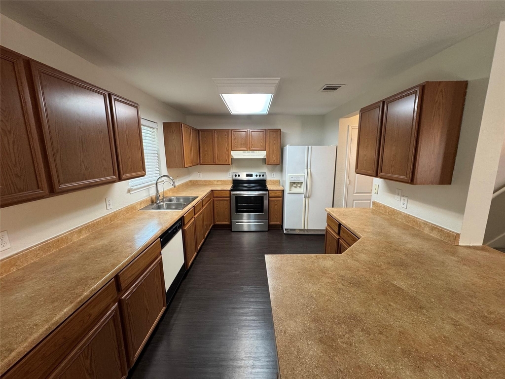 7020 Doyal Dr - Photo 5