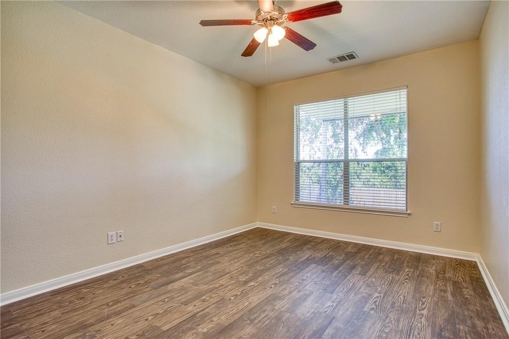 1107 Middle Brook Dr - Photo 15