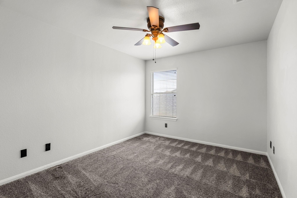 4405 Bandice Ln - Photo 12