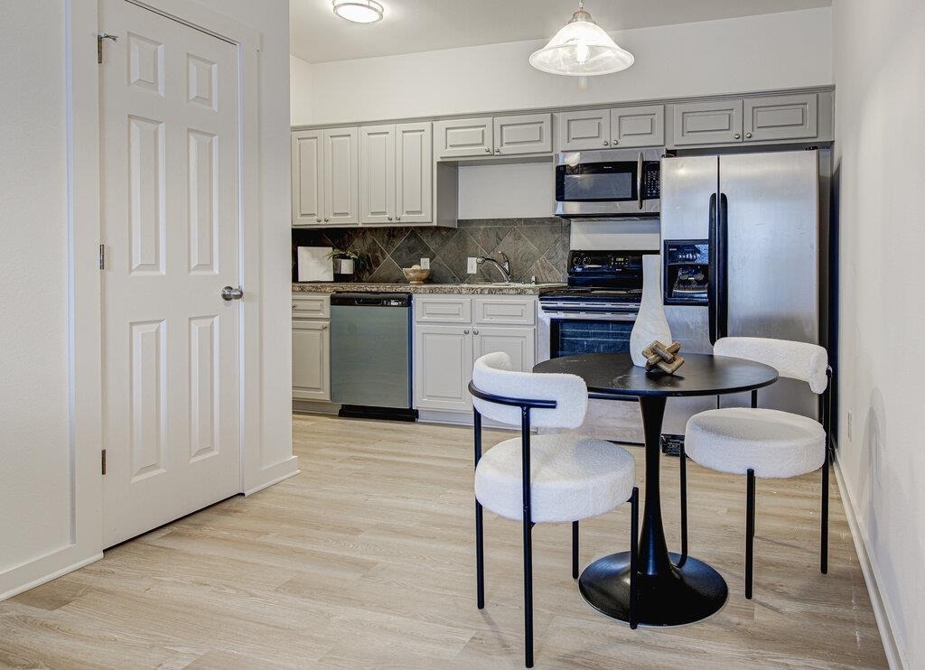2106 Cullen Ave - Photo 4