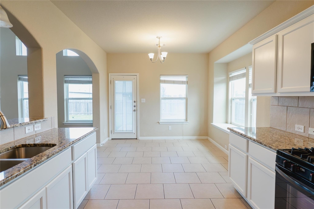 7993 Arezzo Dr - Photo 10