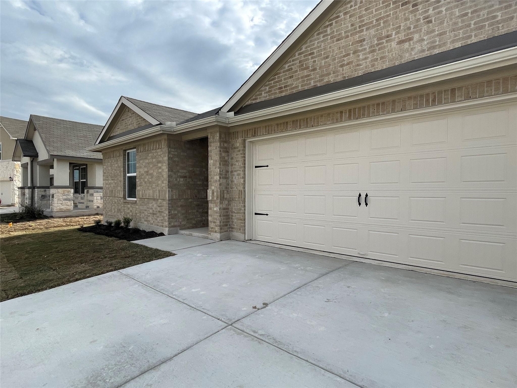 404 Grasslands Trl - Photo 1