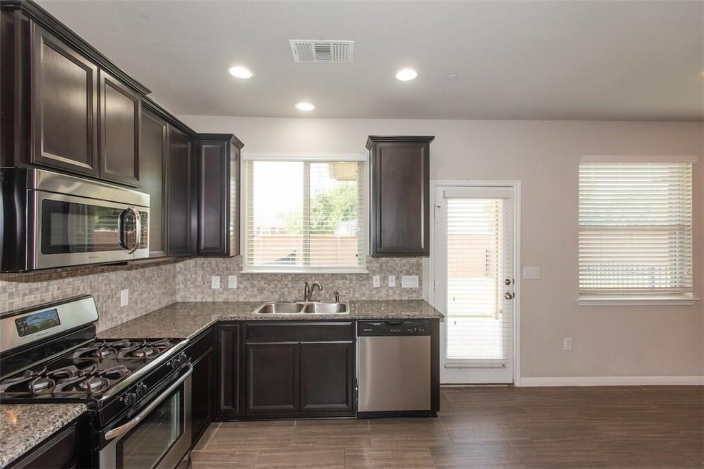 1001 Zodiac Ln - Photo 12