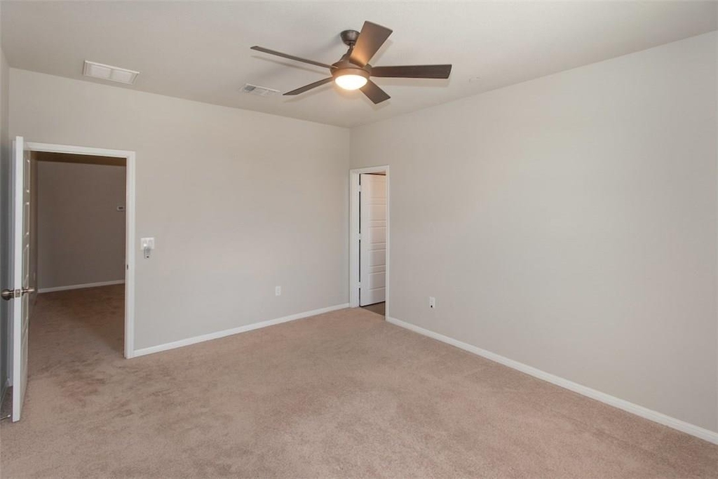 1001 Zodiac Ln - Photo 17