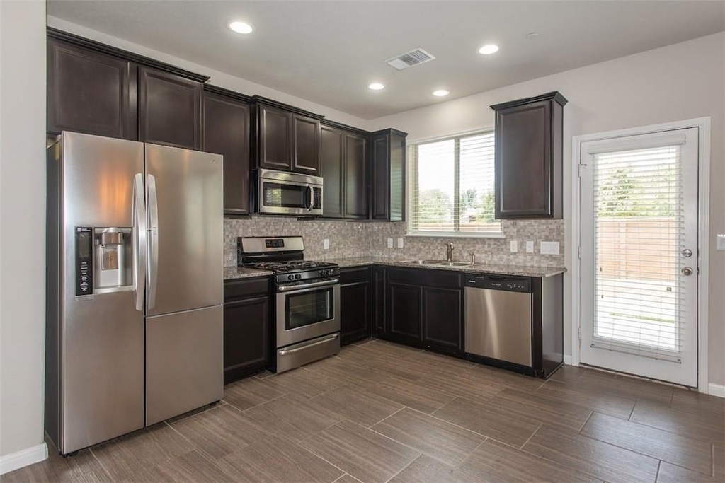 1001 Zodiac Ln - Photo 10