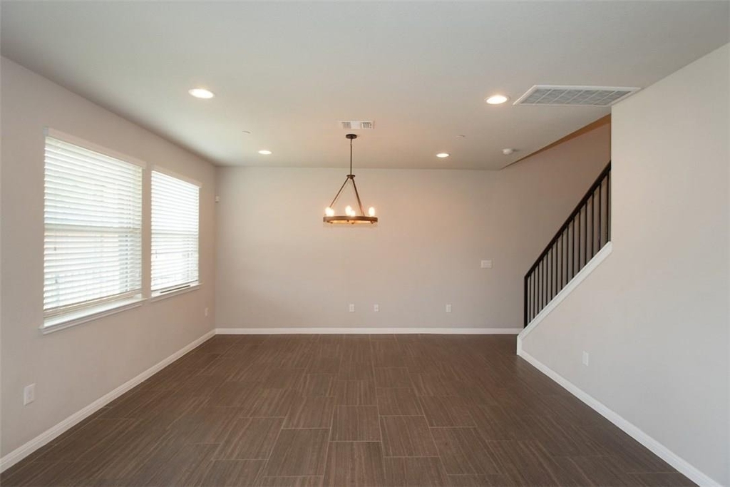 1001 Zodiac Ln - Photo 7