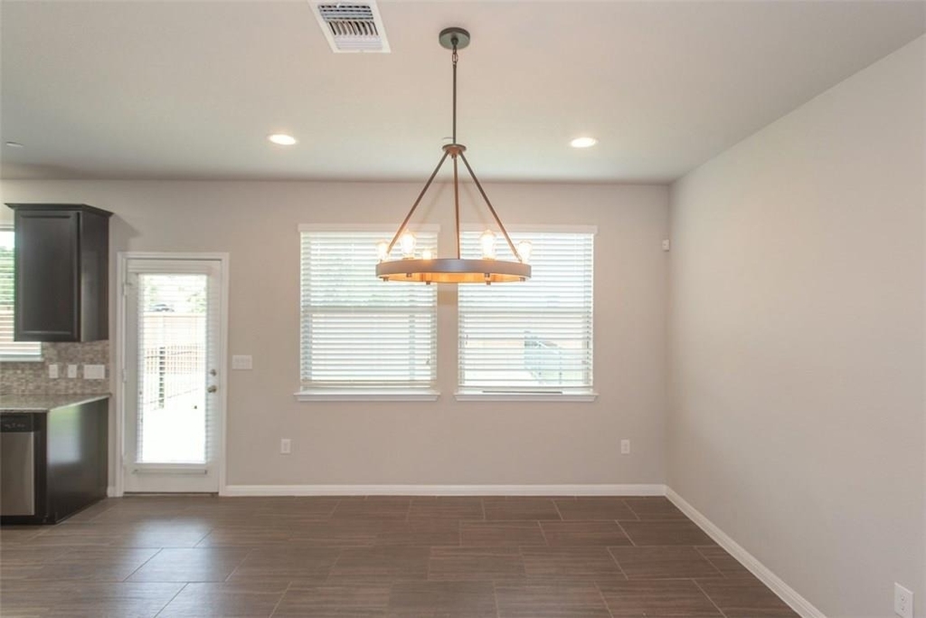 1001 Zodiac Ln - Photo 6