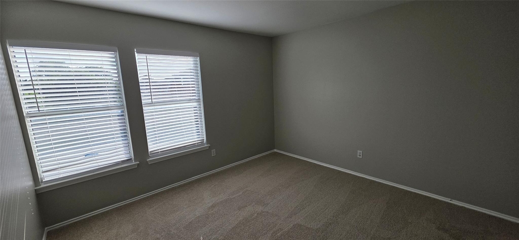 3037 Bradford Park Dr - Photo 19