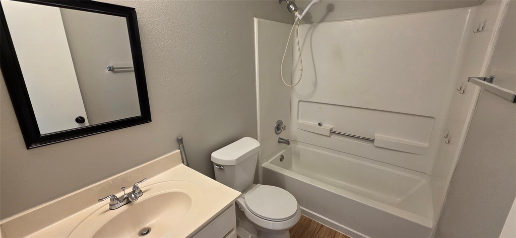 3037 Bradford Park Dr - Photo 20