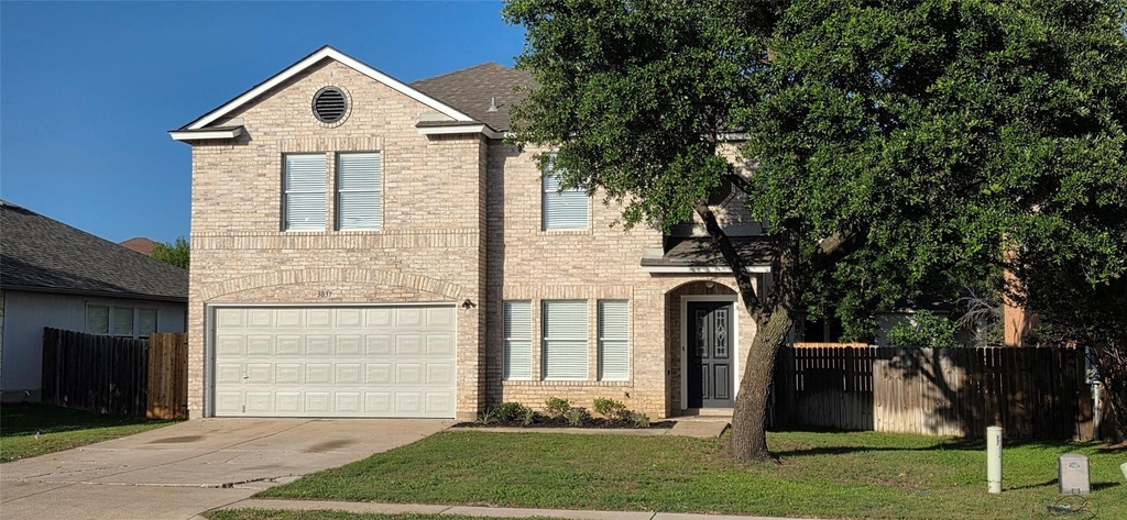 3037 Bradford Park Dr - Photo 0