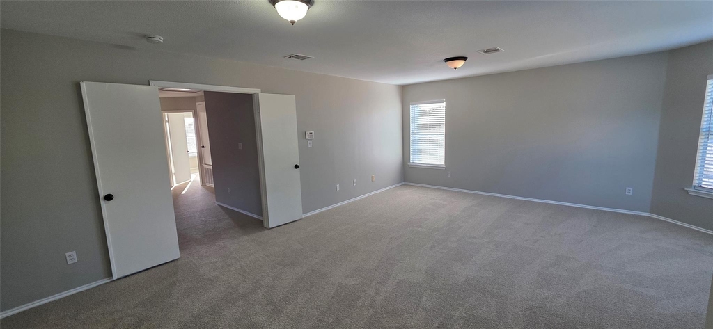 3037 Bradford Park Dr - Photo 11