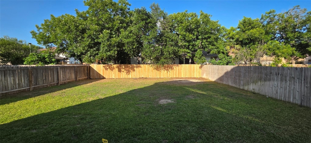 3037 Bradford Park Dr - Photo 22