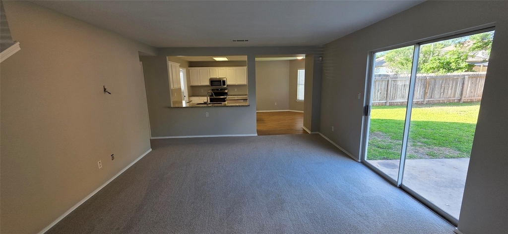 3037 Bradford Park Dr - Photo 5