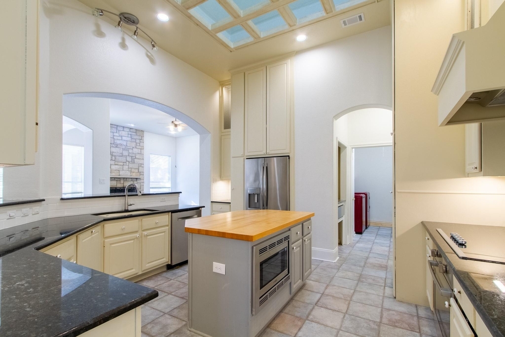 31 Lost Meadow Trl - Photo 9